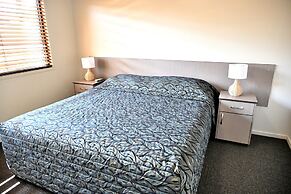 Western Gateway Motel and Apartments