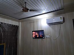 Pari Ac Restaurant & Hotel