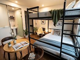 Billy Hotel