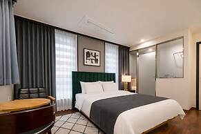 Billy Hotel