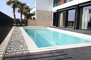 Villa Yana with Pool and Sea View