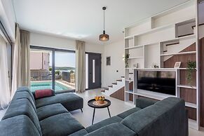 Villa Emma With Pool and sea view