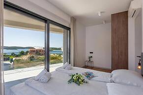 Villa Emma With Pool and sea view