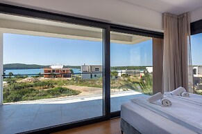 Villa Petra with Pool and Sea View