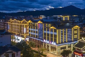 Lijiang Old Town Echarm Plus Hotel