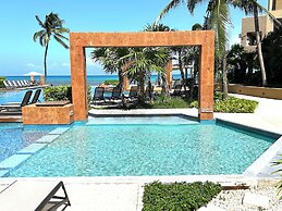 ELFARO 204SURF by Dream Playa Management