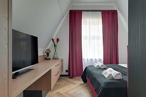 Old Town Chlebnicka Attic by Downtown Apartments