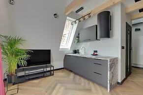 Old Town Chlebnicka Attic by Downtown Apartments