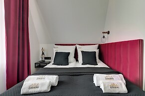 Old Town Chlebnicka Attic by Downtown Apartments