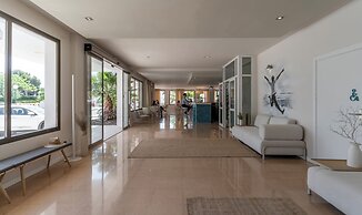 BAY HOTEL