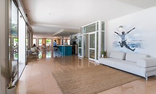 BAY HOTEL