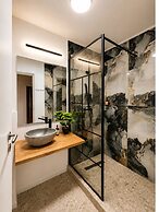 Metropole Apartments Signature Suite