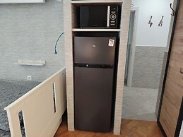 Apartment - Sleeps 8 - Balcony - Parking