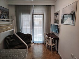 Apartment - Sleeps 8 - Balcony - Parking