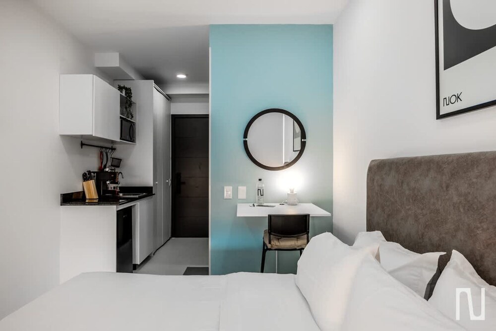 NOK Bright Studio in Chic