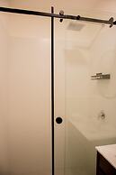 w Stylish 2BR With Balcony in San Isidro