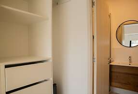 w Stylish 2BR With Balcony in San Isidro