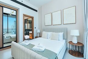 PVH - City View 1BR - Binghatti House