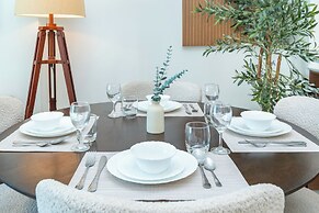 PVH - City View 1BR - Binghatti House