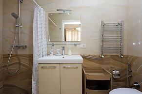 Apartment by Luxe Group DI723