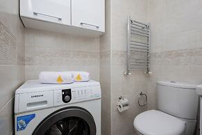Apartment by Luxe Group DI723