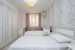 Apartment by Luxe Group DI723