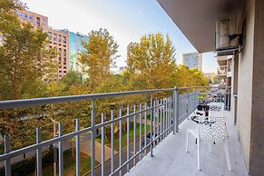Apartment by Luxe Group DI723
