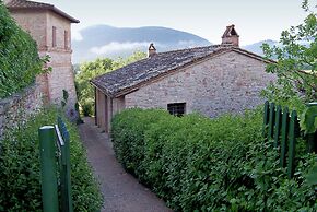 Countryside Retreat With Pool, Mantignana