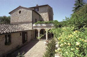 Countryside Retreat With Pool, Mantignana