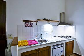 Countryside Retreat With Pool, Mantignana