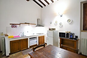 Countryside Retreat With Pool, Mantignana