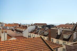 Bairro Alto Rooftop With Balcony AND View