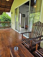 Jungle Paradise Hotel