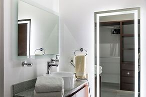Long Island Madison - Modern Retreat