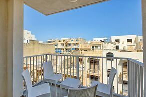 Apartment in Marsalforn Beaches Seaside Dining