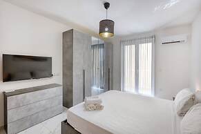 Apartment in Marsalforn Beaches Seaside Dining