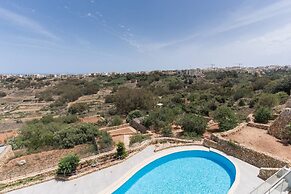 Property With Pool Access - Xaghra Near Marsalforn