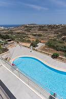 Property With Pool Access - Xaghra Near Marsalforn