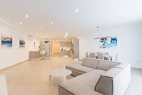 Property With Pool Access - Xaghra Near Marsalforn