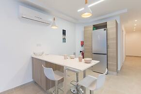Property With Pool Access - Xaghra Near Marsalforn