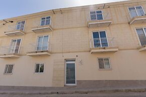 Property With Pool Access - Xaghra Near Marsalforn