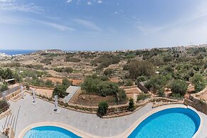 Property With Pool Access - Xaghra Near Marsalforn