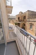Property With Pool Access - Xaghra Near Marsalforn