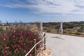 Property With Pool Access - Xaghra Near Marsalforn