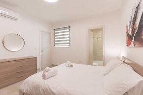 Property With Pool Access - Xaghra Near Marsalforn