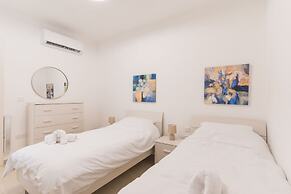 Property With Pool Access - Xaghra Near Marsalforn