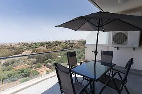 Property With Pool Access - Xaghra Near Marsalforn