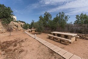 Property With Pool Access - Xaghra Near Marsalforn