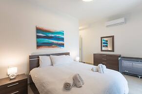 Property With Pool Access - Xaghra Near Marsalforn