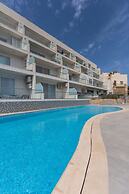 Property With Pool Access - Xaghra Near Marsalforn